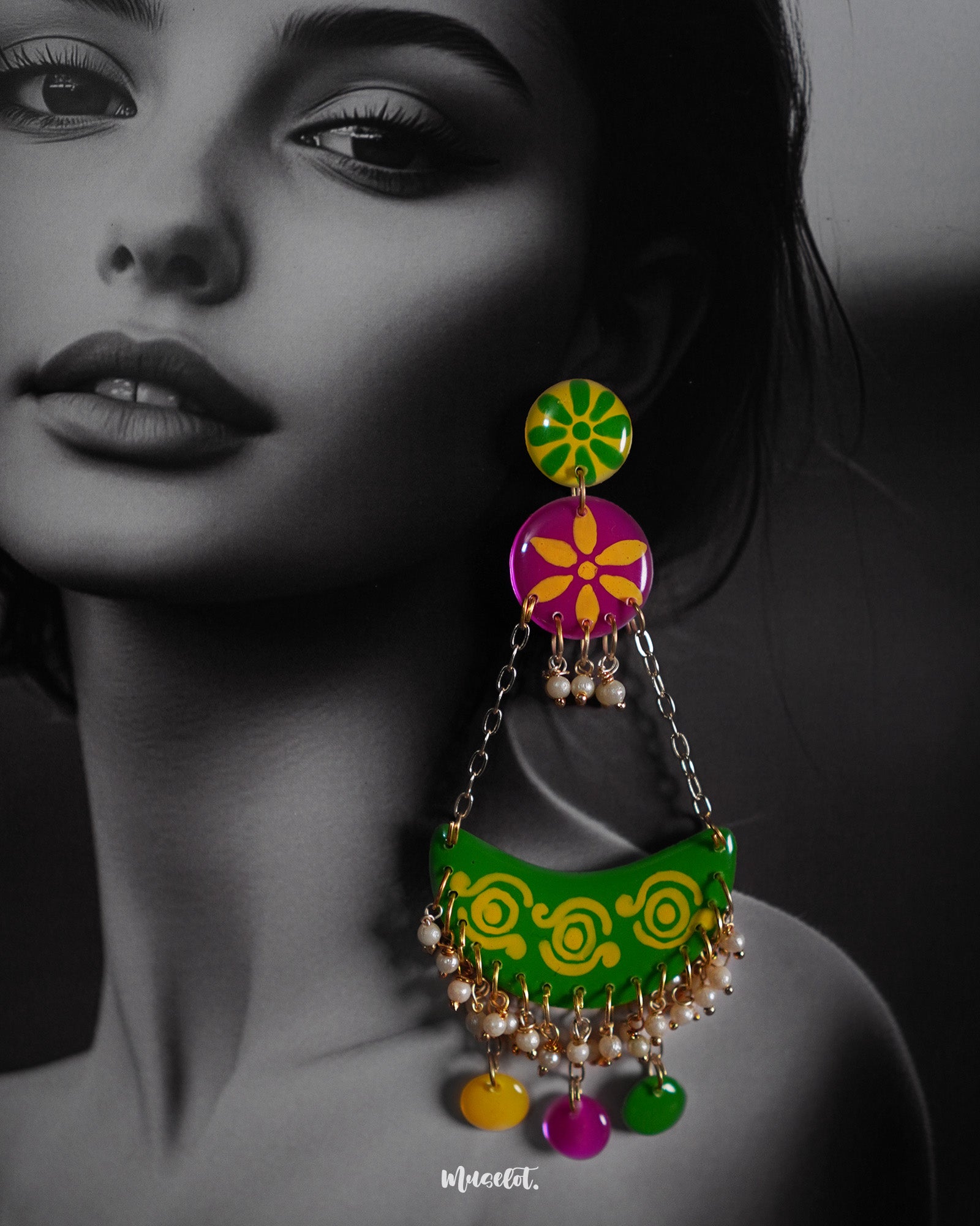 Green_chandbali_earrings_Muselot.jpg