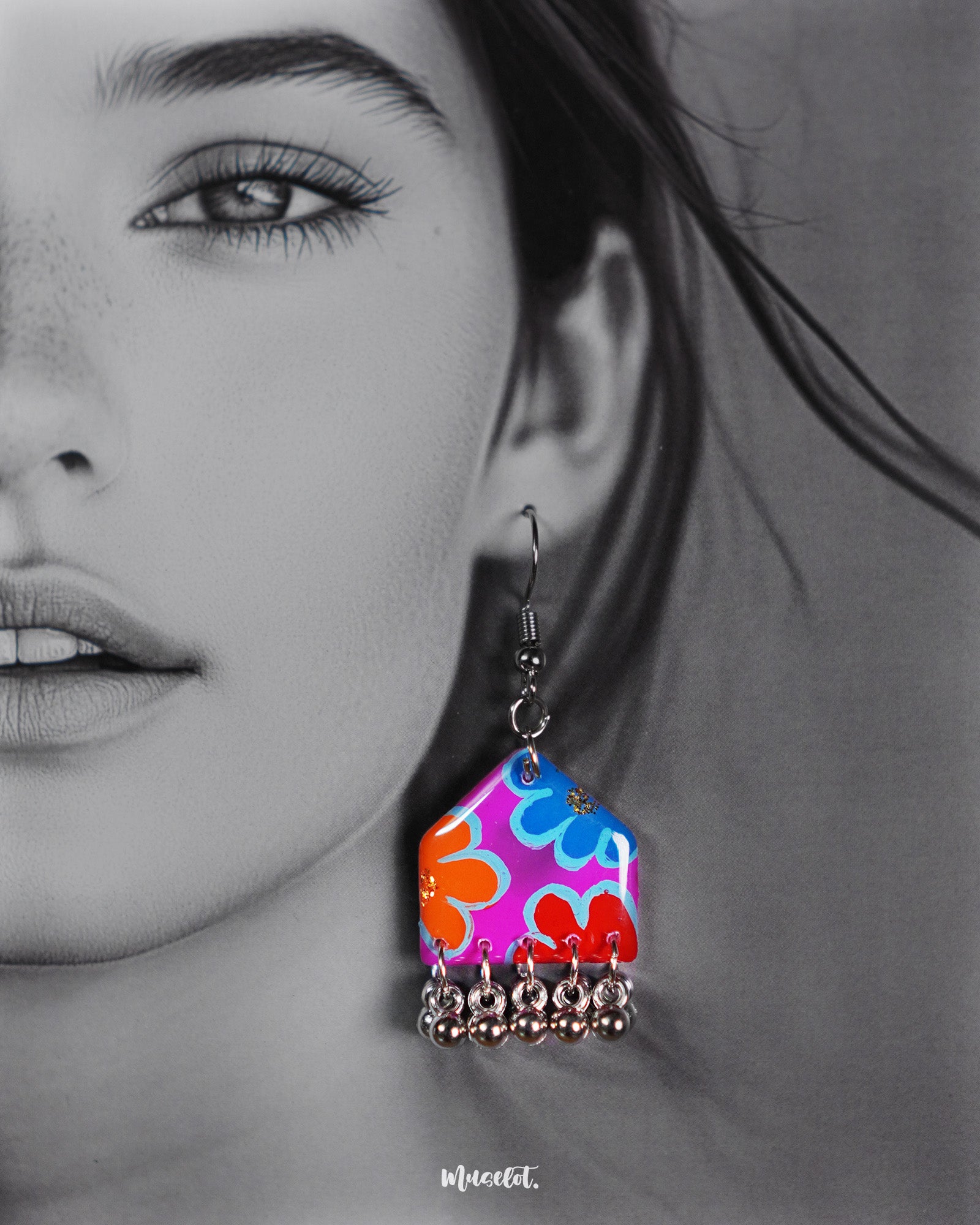 Handpainted_earrings_Muselot.jpg