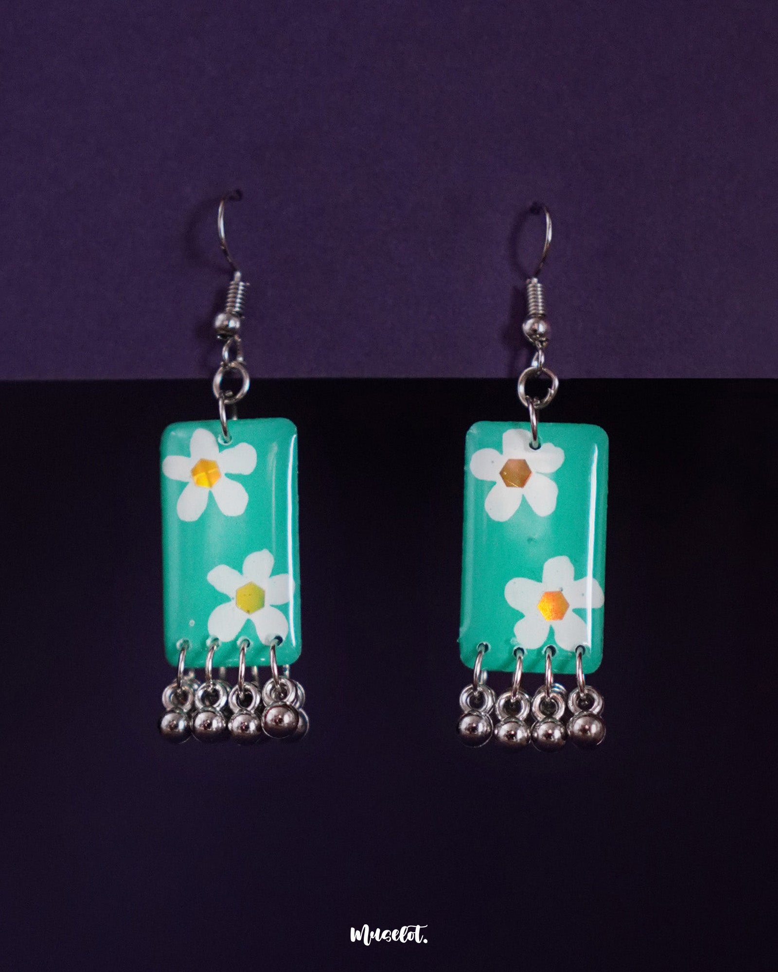 Safiyaa_hook_earrings_Muselot.jpg