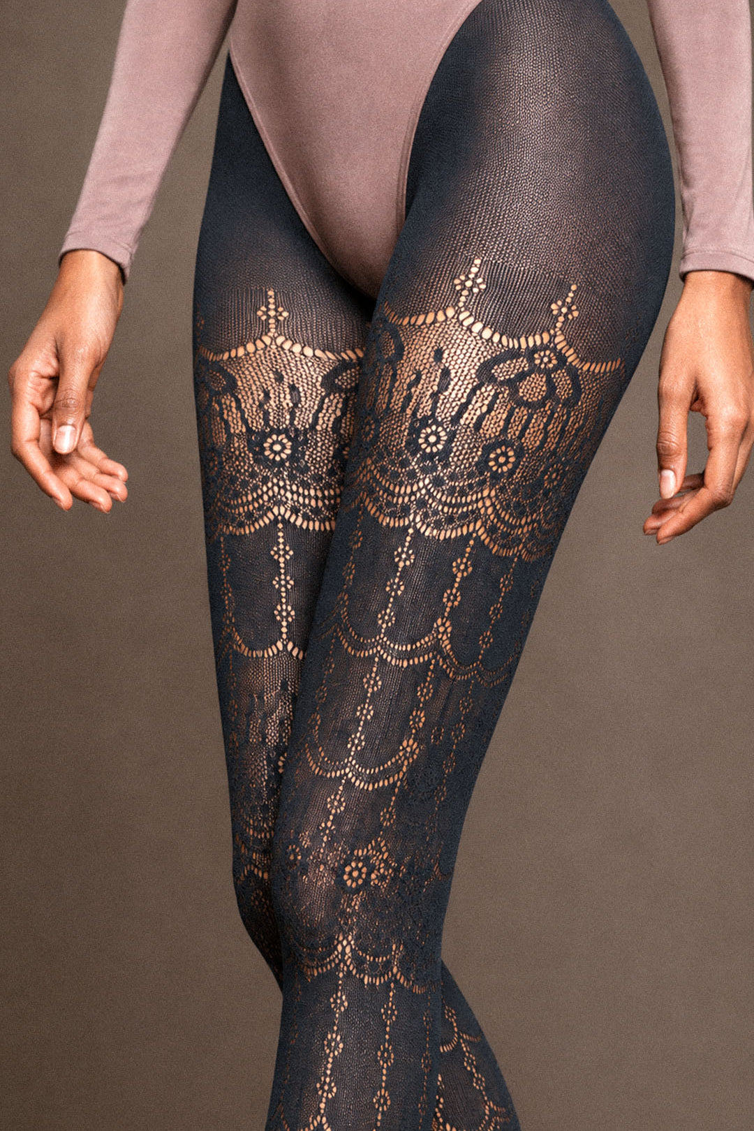 intensegraydesignerlacestockingsfishnetpantyhose6.jpg