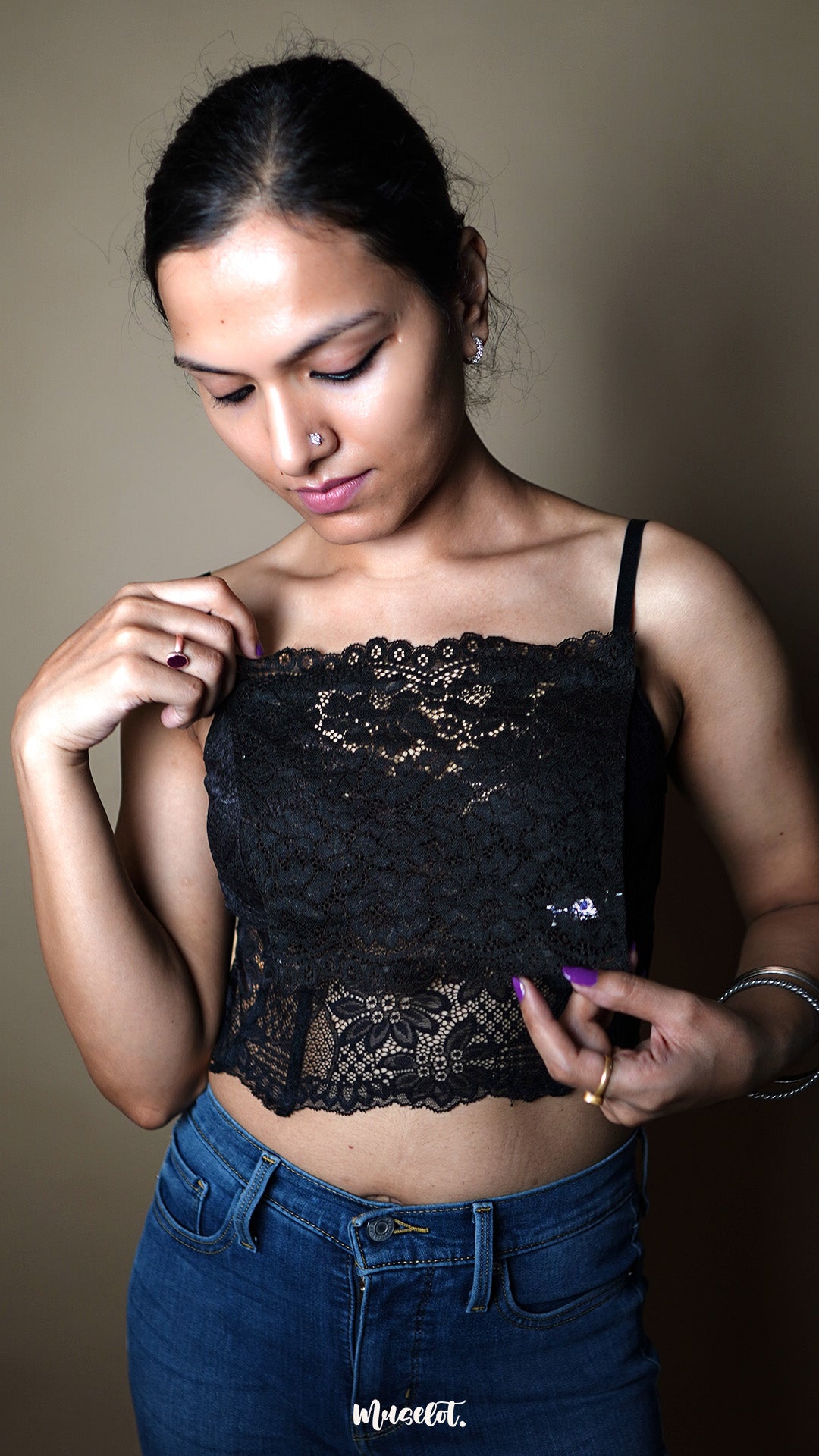 Sesame Black - Lace Mockers