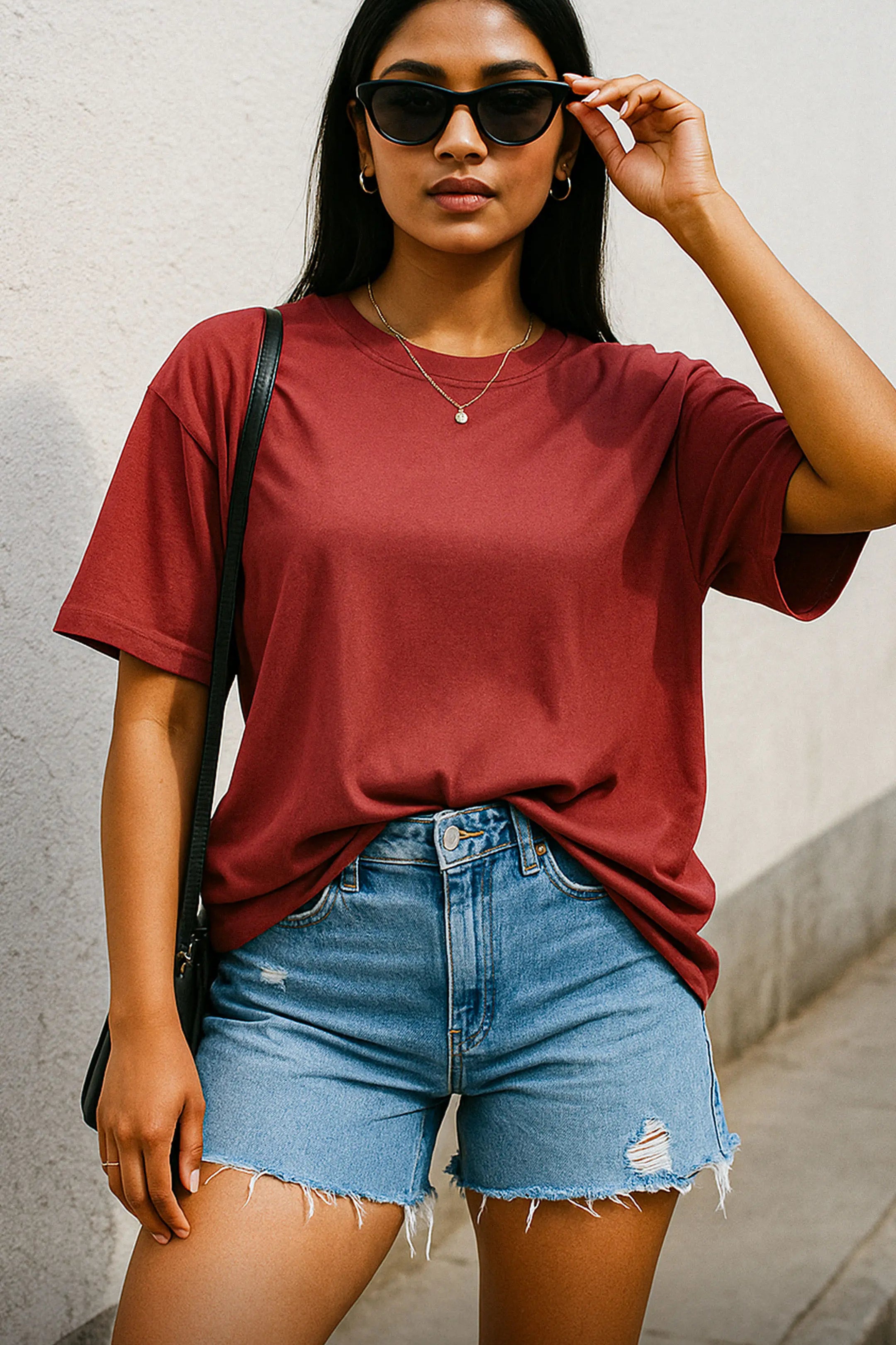 muselot-oversized-tshirt-indian-model-maroon-streetstyle.webp