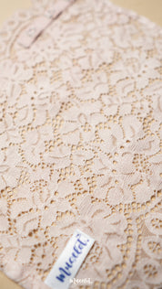 Lacy Mockers