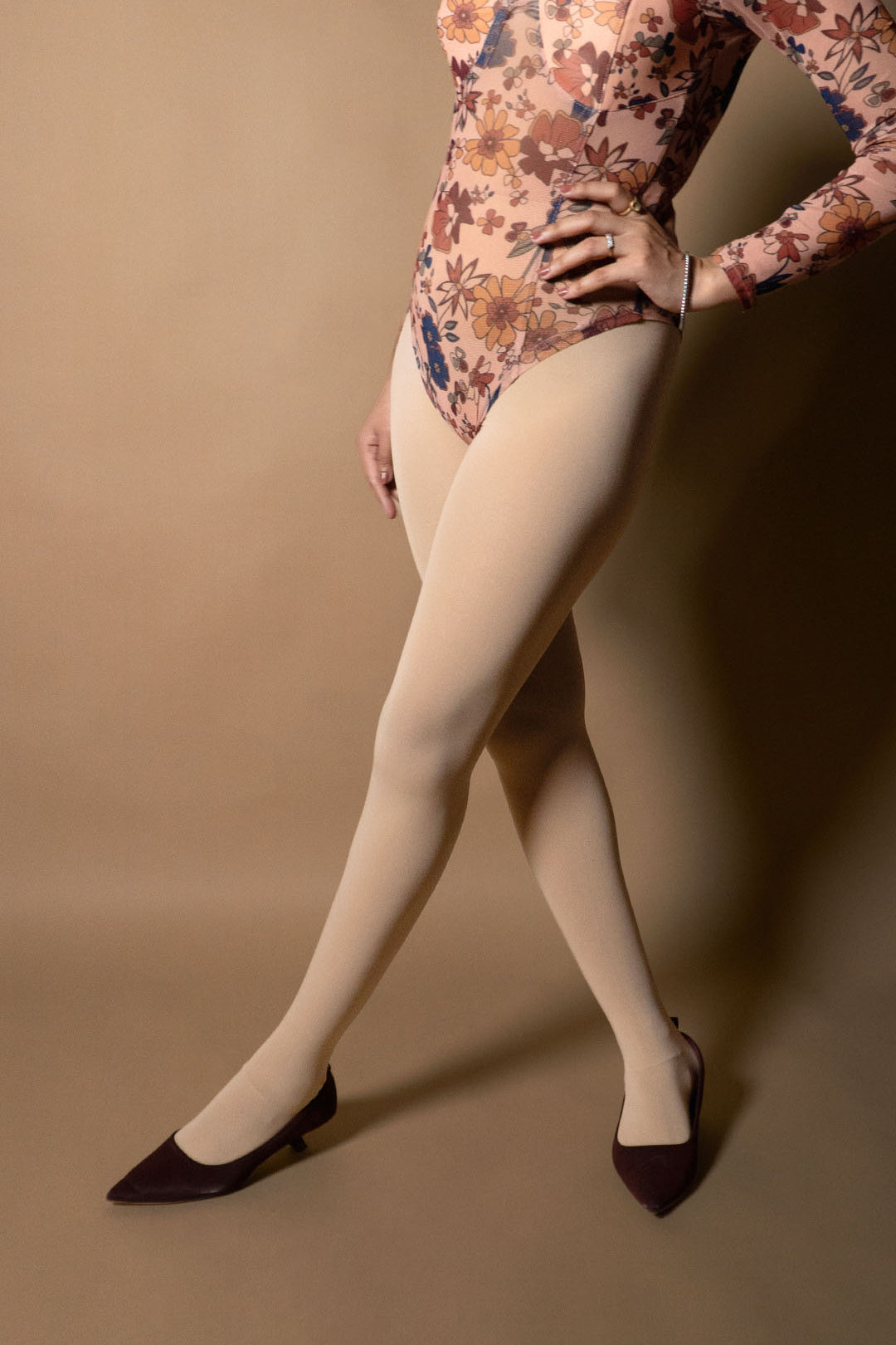 skin_stockings_pantyhose_for_women_beige_stockings_tear_proof_16.jpg