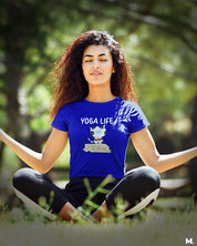 Muselot's Royal lue t-shirt printed with Yoga life - 100% organic catnip for yoga and cat lovers.